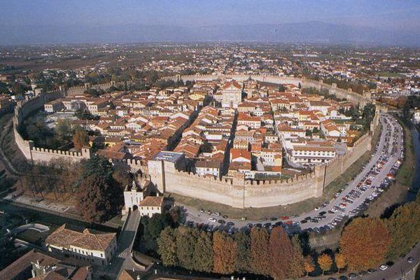 cittadella e le sue mura da visitare con i bambini